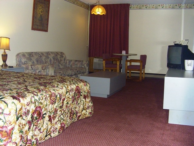 More Photos Of 1030 Arsenal St, Watertown Hotel For Sale