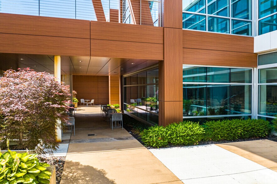 More Photos Of 6800 W 115th St, Overland Park Coworking Space