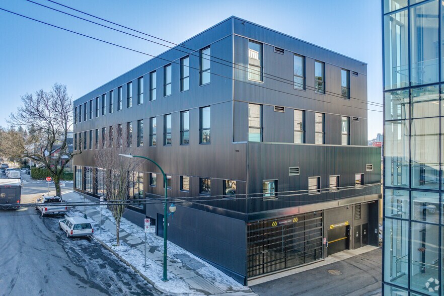 More Photos Of 103 6th Av W, Vancouver Showroom For Sale