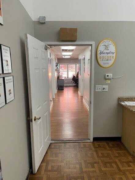 More Photos Of 8858-8898 Louisiana St, Merrillville Light Distribution For Lease