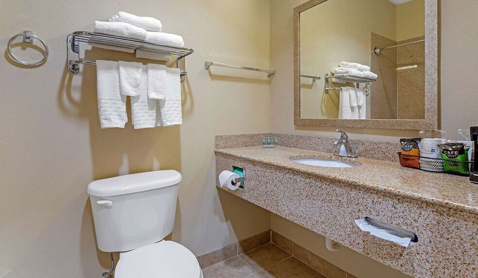 More Photos Of 320 Highway 146 N, Texas City Hotel For Sale
