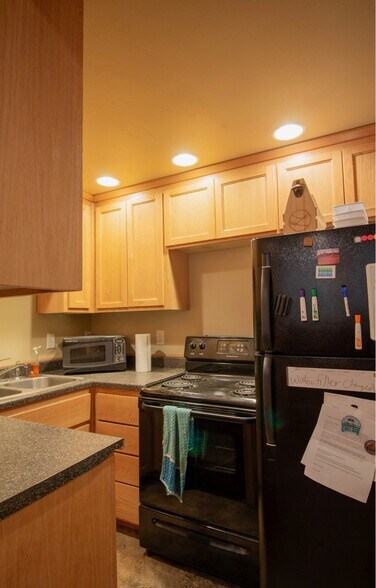 More Photos Of 120 N Line St, Moscow Office For Sale