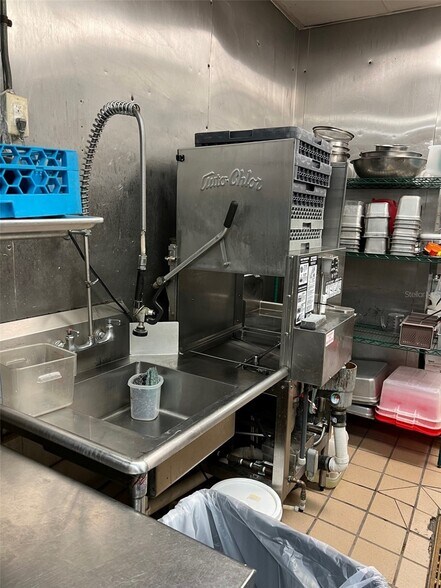 More Photos Of 5240 NW 34th St, Gainesville General Retail For Sale