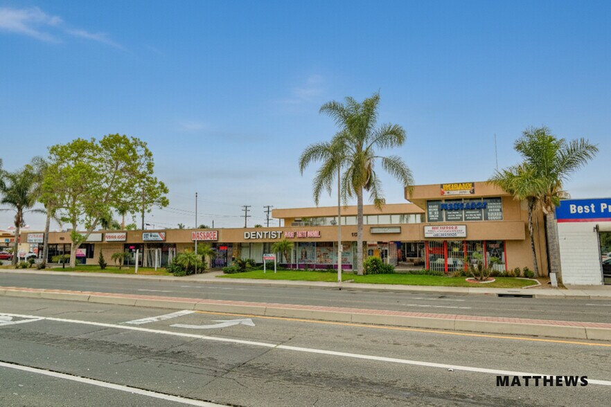 Primary Photo Of 1104-1106 E 17th St, Santa Ana General Retail For Lease