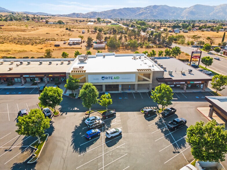 More Photos Of 811 Tucker Rd, Tehachapi General Retail For Lease