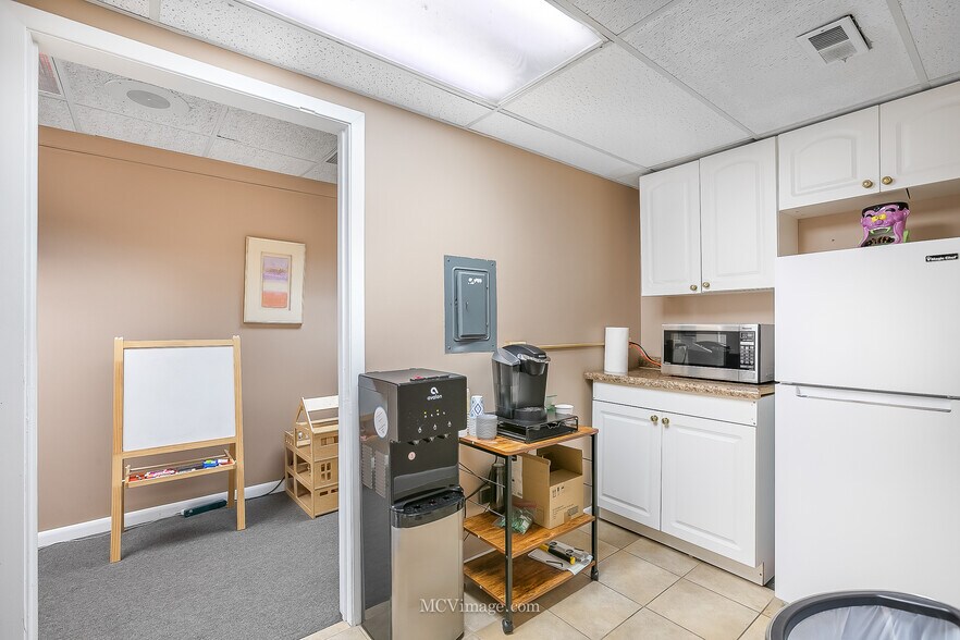 More Photos Of 15419 E 127th St, Lemont Office Residential For Sale