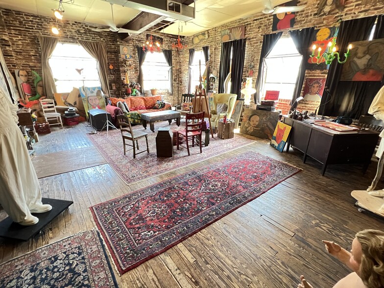 More Photos Of 1438-1442 Light St, Baltimore Showroom For Sale