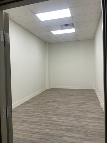 More Photos Of 5151 W Oquendo Rd, Las Vegas Warehouse For Lease