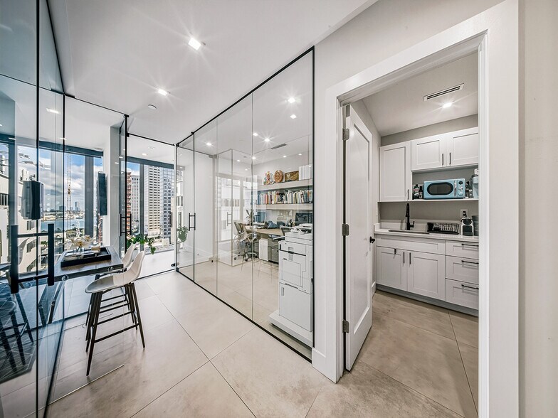 More Photos Of 150 SE 2nd Ave, Miami Office Residential For Sale