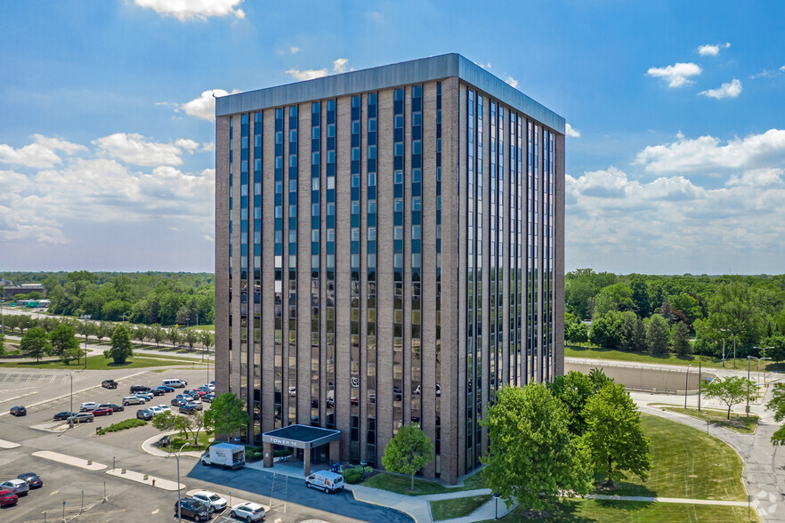 Primary Photo Of 21700 Northwestern Hwy, Southfield Coworking Space