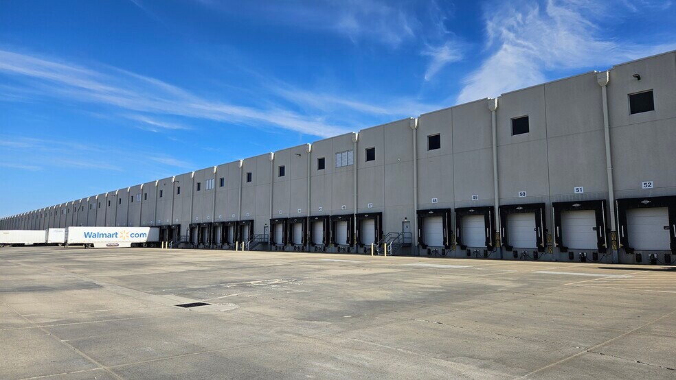 More Photos Of 1010 Brewbaker Dr, Saint Elmo Distribution For Lease