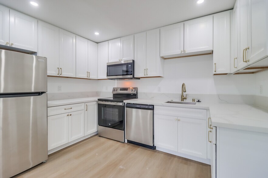 More Photos Of 569 Park Way, Chula Vista Apartments For Sale