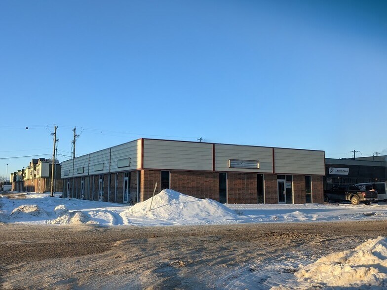 More Photos Of 8308 Fraser Ave, Fort McMurray Showroom For Sale