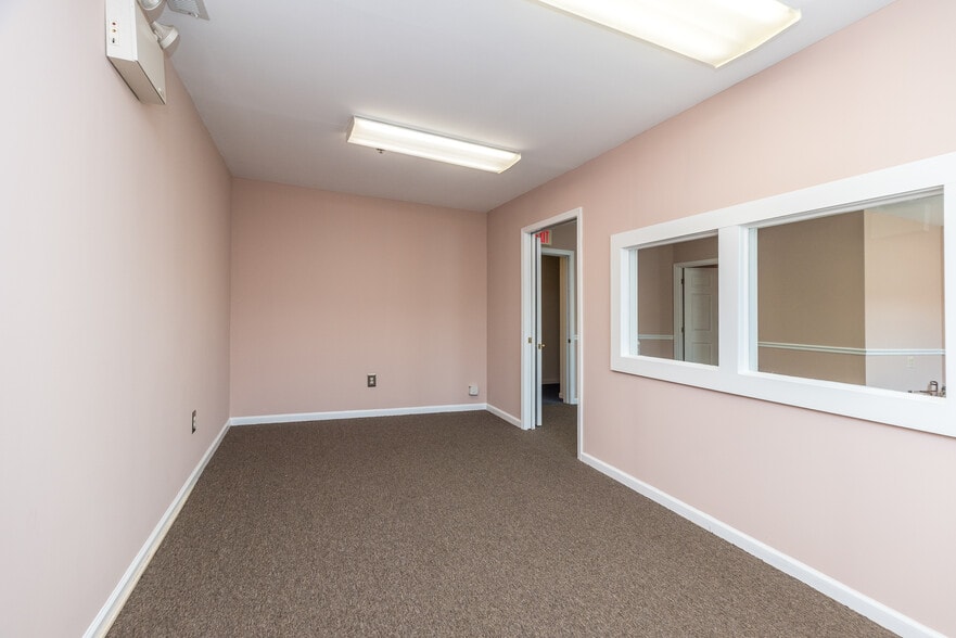 More Photos Of 2370 York Rd, Jamison Office For Sale