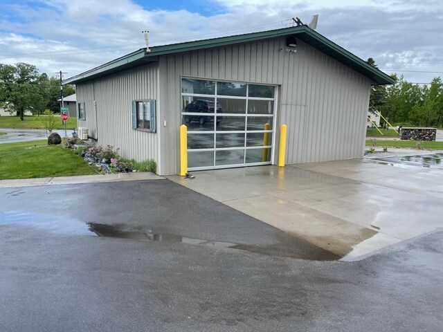 More Photos Of 405-415 Guernsey Ln, Red Wing Warehouse For Sale