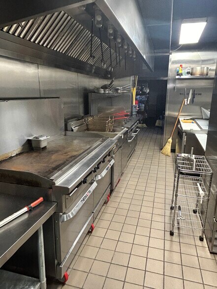 More Photos Of 3428 Meramec St, Saint Louis Restaurant For Lease
