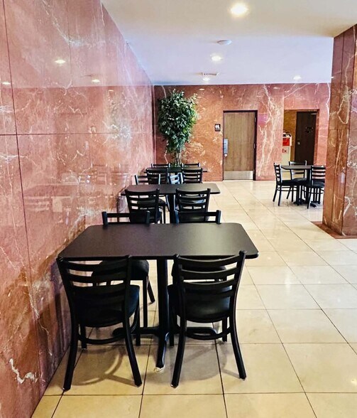 More Photos Of 415 W Wall St, Midland Office For Lease