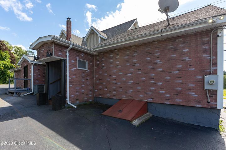 More Photos Of 1915 Us-9, Clifton Park Freestanding For Sale