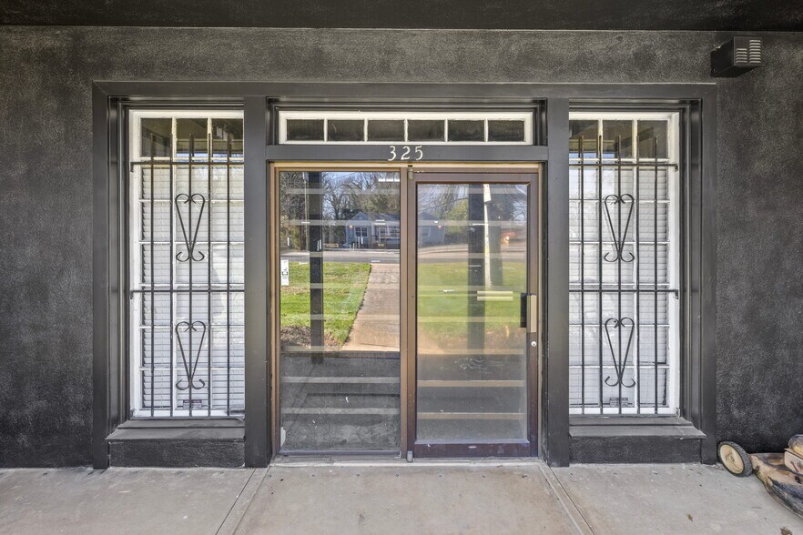 More Photos Of 325 Candler Rd SE, Atlanta Office For Lease