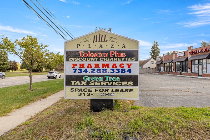 More Photos Of 25241-25251 Eureka Rd, Taylor Storefront Retail Office For Lease