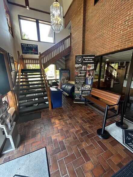 More Photos Of 465 Herndon Pky, Herndon Medical For Sale