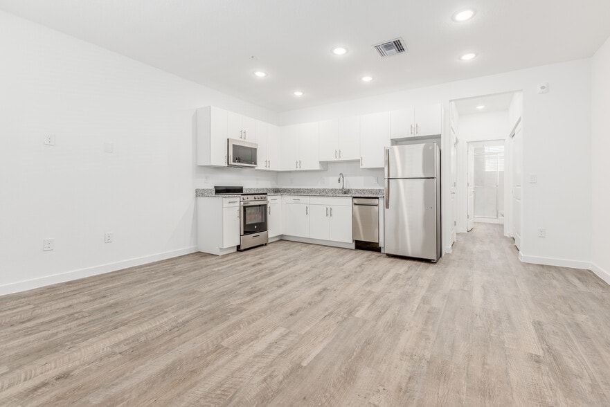 More Photos Of 1010 Dakota Dr, Jupiter Apartments For Lease