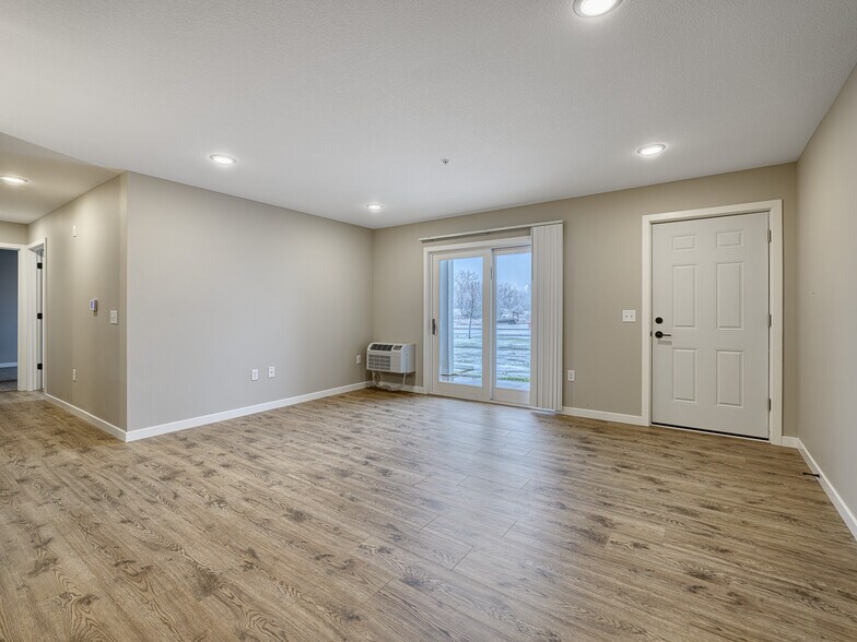 More Photos Of 102 Ridge Rd, Osceola Apartments For Sale