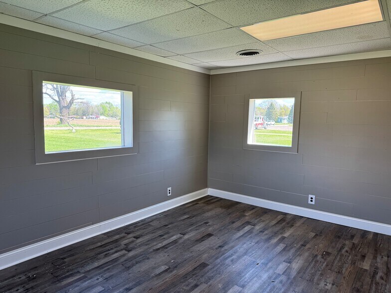 More Photos Of 30338 Co 12 Rd, Elkhart Industrial For Lease