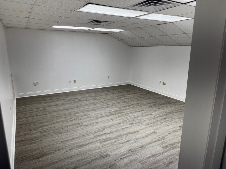More Photos Of 3500 Monticello Avenue, Metairie Specialty For Lease