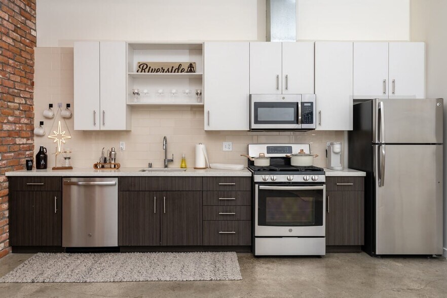 More Photos Of 3750 Main St, Riverside Apartments For Lease