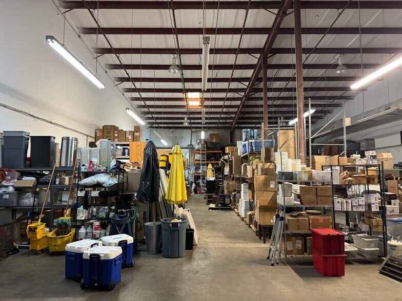 More Photos Of 3032-3090 44th Ave N, Saint Petersburg Warehouse For Lease