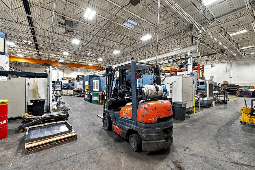 More Photos Of 44567 Morley Dr, Clinton Township Warehouse For Sale
