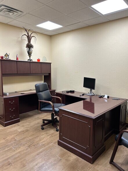 More Photos Of 4404 NW Cache Rd, Lawton Unknown For Lease