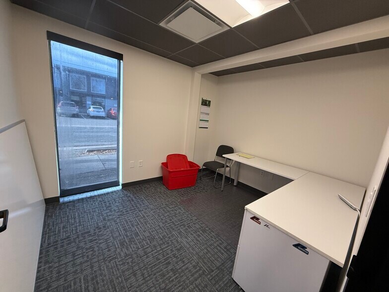 More Photos Of 5700 E Evans Ave, Denver Showroom For Lease