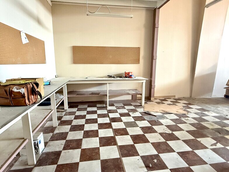 More Photos Of 4351 104th Ave SE, Calgary Warehouse For Sale