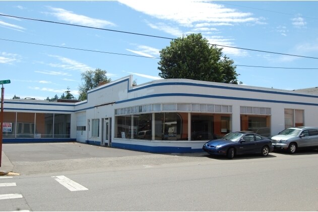 Primary Photo Of 305 S 1st St, Shelton Auto Dealership For Lease