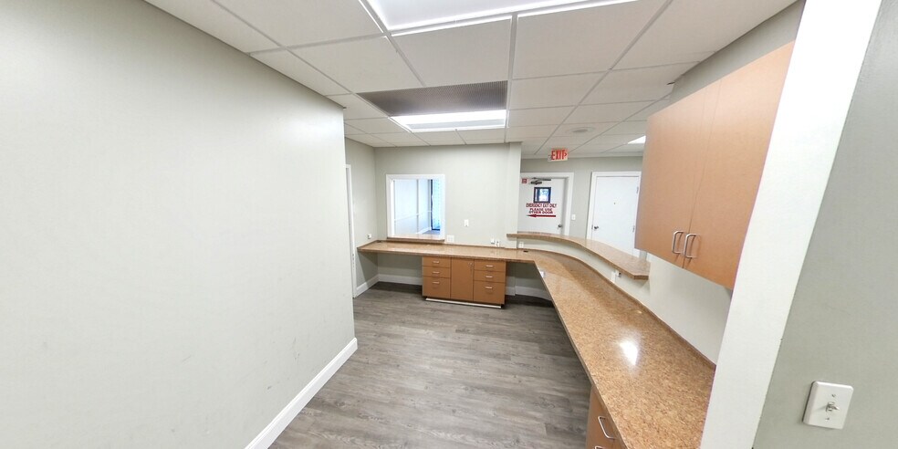 More Photos Of 8837 Goodbys Executive Dr, Jacksonville Medical For Lease
