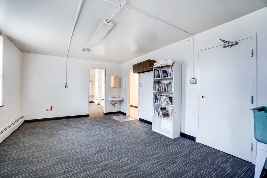 More Photos Of 1106 E High St, Springfield Schools For Sale