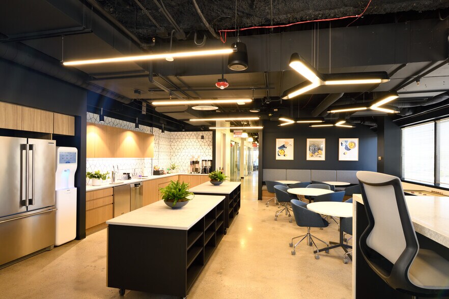 More Photos Of 570 Lake Cook Rd, Deerfield Coworking Space