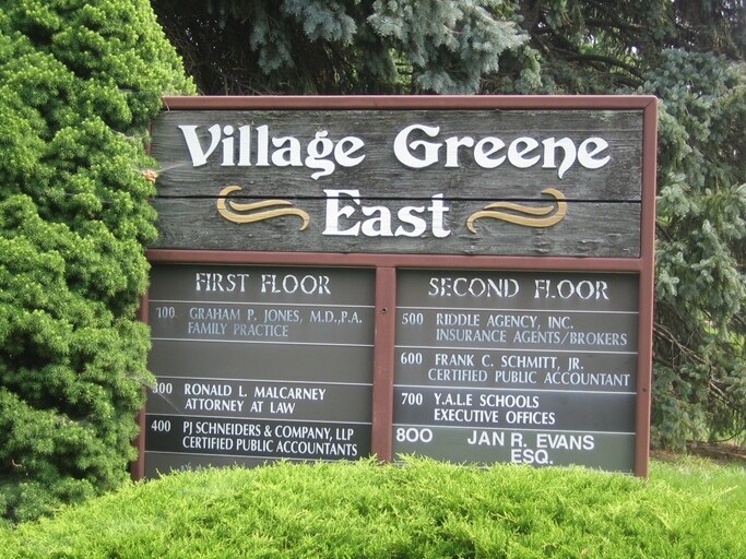 More Photos Of 152 Himmelien Rd, Medford Office For Sale