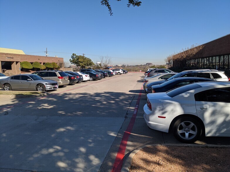 More Photos Of 3001 N Skyway Cir, Irving Office For Lease