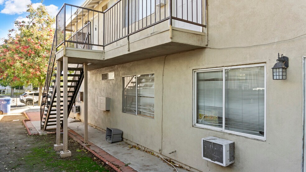 More Photos Of 3469 Lime St, Riverside Apartments For Sale