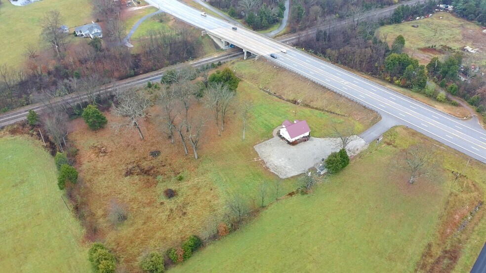 More Photos Of 2714 Brandenburg Rd, Brandenburg Office For Lease