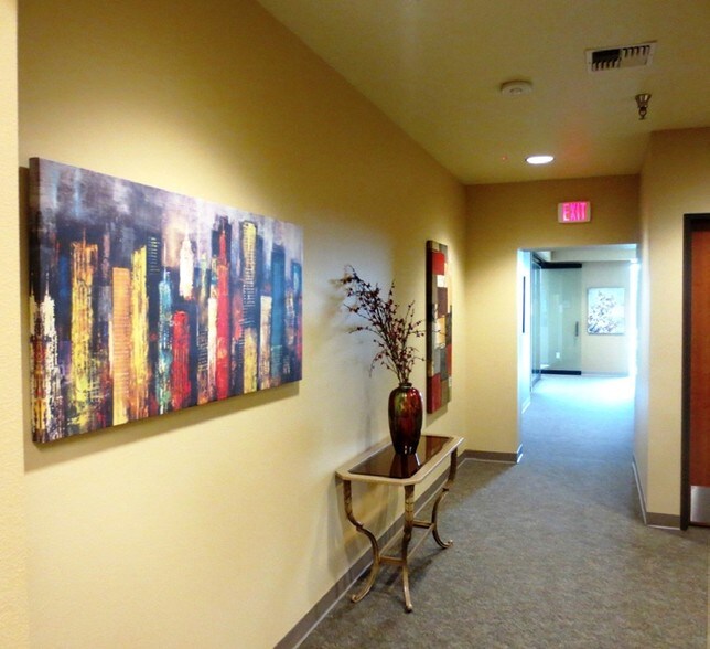 More Photos Of 300 W 15th St, Vancouver Office For Lease