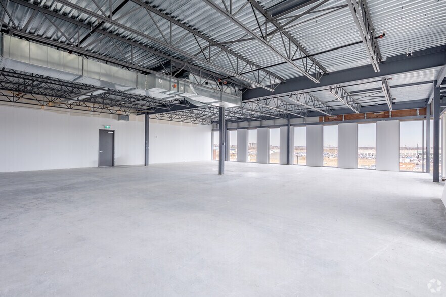 More Photos Of 551 Rue Louis-Blériot, Mascouche Office For Lease