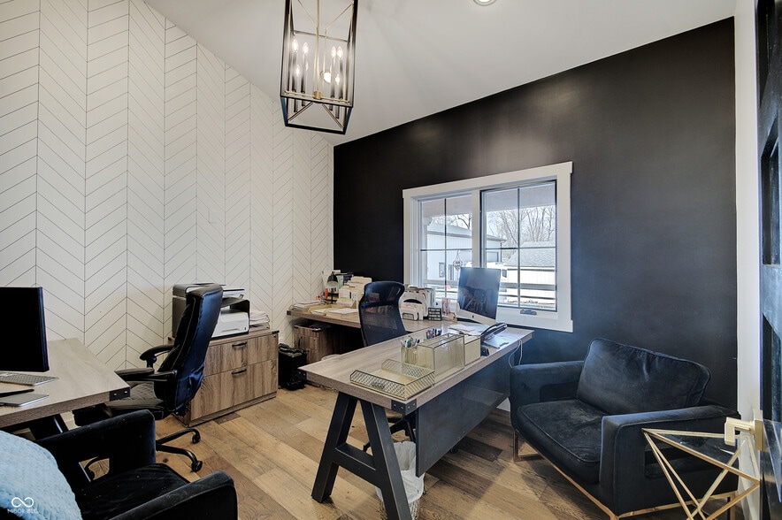 More Photos Of 1506 W Smith Valley Rd, Greenwood Office For Lease