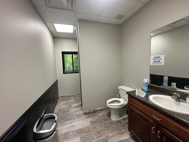More Photos Of 4485 N Industrial Dr, Cumming Warehouse For Lease