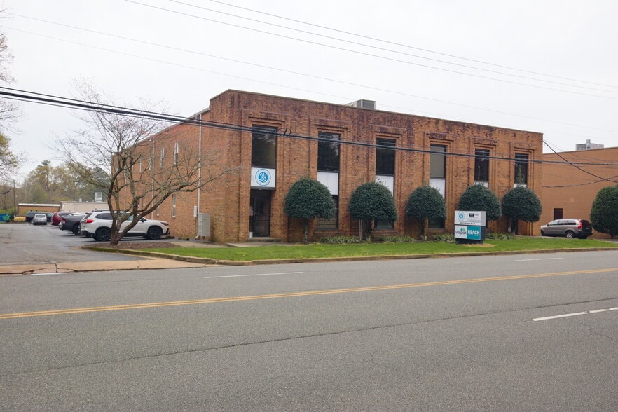 More Photos Of 2211 Dickens Rd, Richmond Office For Sale