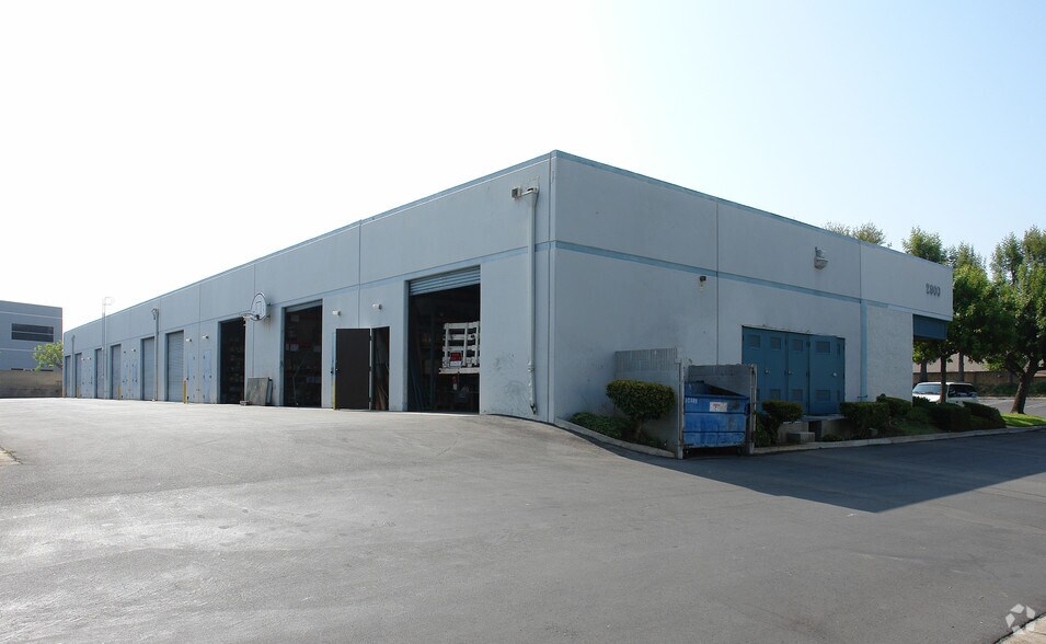 More Photos Of 2960 Saturn St, Brea Warehouse For Lease