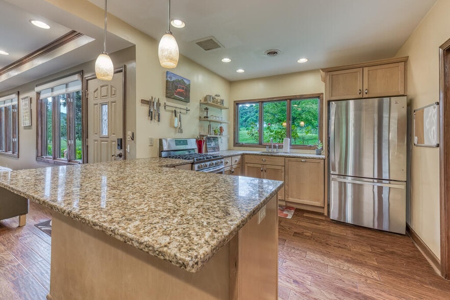 More Photos Of 19080 N Fork River Rd, Abingdon Specialty For Sale